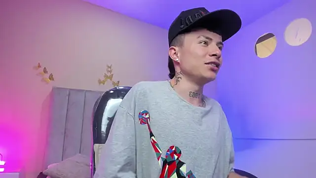 nascary_fox (M twink) - Hard cock close to cam maturbation