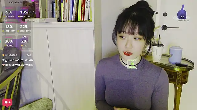 美女Etherealcat33在线直播