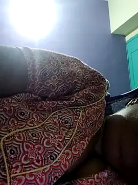 yamini1431 live sex cam