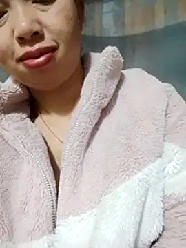 trieutrieu20 - TRIEUTRIEU20's free webcam - UK Sex Cams