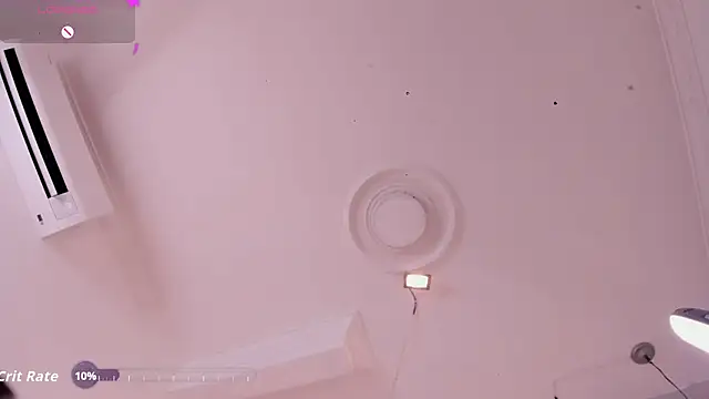 alizza_ (F young) - NAKED AND DOGGY