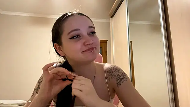 trulaphay (F teen) - handbra