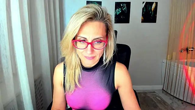 MuseOfStage live sex cam