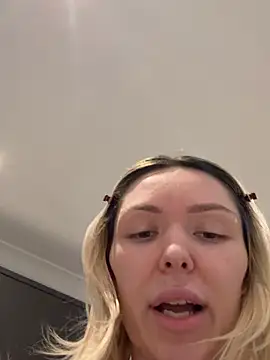 lolableux's live cam