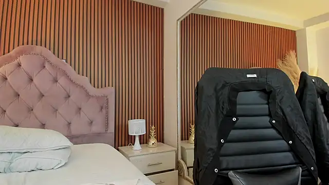 violett_hott_ - Violett_hott_'s free webcam