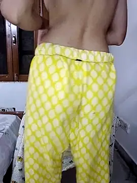 Webcam Model (miss_raavy)  is live.Free join now!