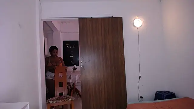 yselahot - Yselahot's free webcam - UK Sex Cams