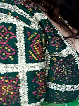 aarna111 (Ask my age) - Open ur blouse