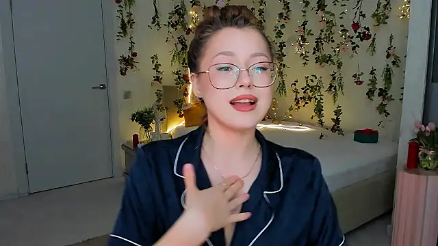 sereneflame - SereneFlame's free webcam