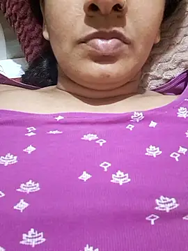 milfybar - MILFybar's free webcam