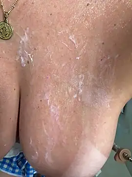 alexa_fiore01 - Alexa_fiore01's free webcam