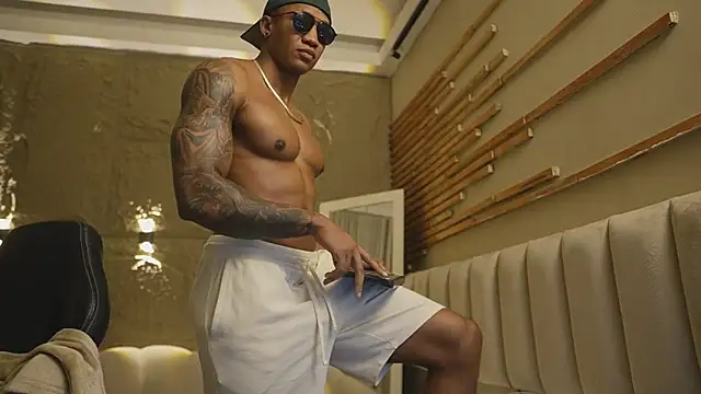 logan_varela - Logan_Varela's free webcam