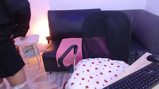 nina_petitte - Nina_petitte's free webcam