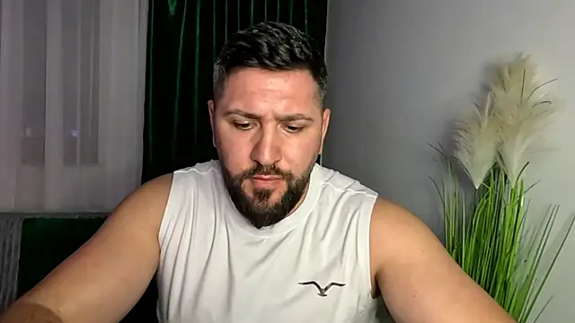 gold_alpha_boy (M young) - Who is the next King of the room?