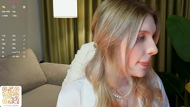 honey_kors (F teen) - Help me take off my top