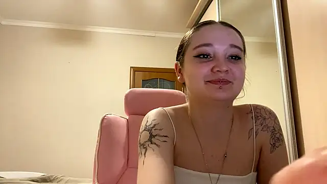 trulaphay (F teen) - handbra