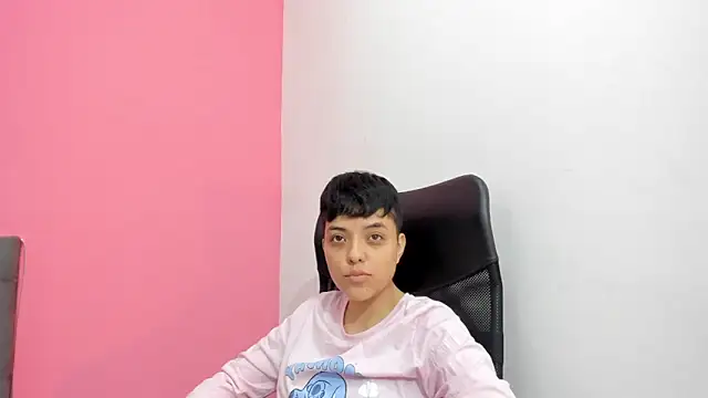 ariloe_quintero - Ariloe_quintero's free webcam - UK Sex Cams