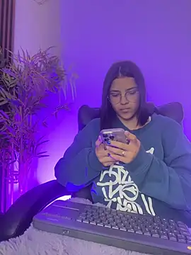 Webcam Model (aurora_ec)  is live.Free join now!