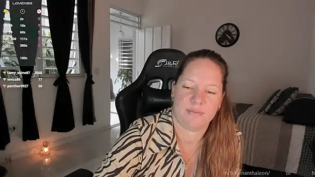 tamy_shine87 (F young) - naked and play with pussy