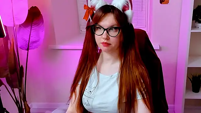 carolgiggly - CarolGiggly's free webcam