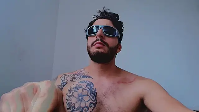 thomas_gun - Thomas_gun's free webcam - UK Sex Cams