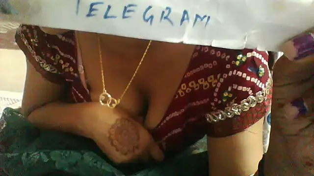 shalini_fire live sex cam