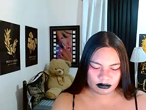 tsbrianahugecock - TSbrianaHugeCock's free webcam - UK Sex Cams