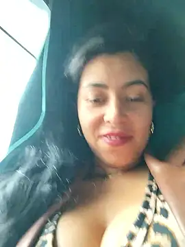 luianna (F young) - Take off my bra and spit on my breasts🤤