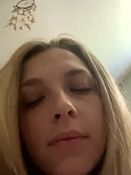 imkhloe - Imkhloe's free webcam - UK Sex Cams