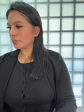 sofia_convers (F milf) - make me ,let me tremble my legs 💦🥵