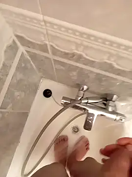 ruiiizz (M twink) - Spit my 23 cm cock