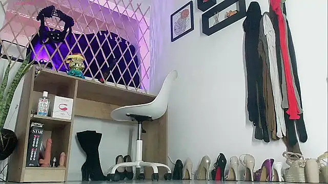 myla_sarah - Myla_sarah's free webcam - UK Sex Cams