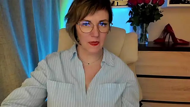 feliziadesire - FeliziaDesire's free webcam