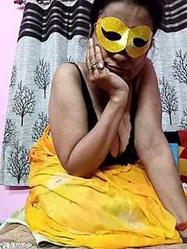 Webcam Model (Gullapi)  is live.Free join now!