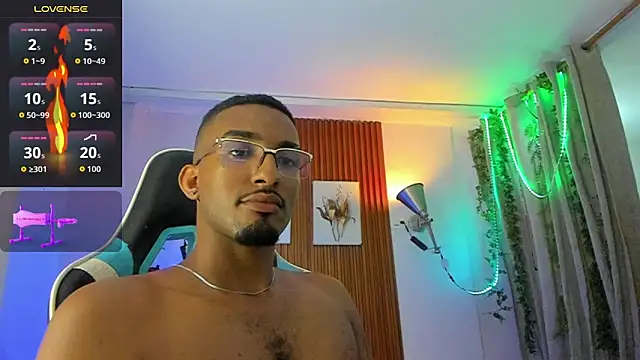 darwin_mayo - Darwin_mayo's free webcam