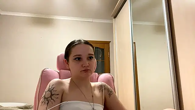 trulaphay - TrulaPhay's free webcam