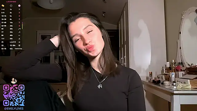 darlinebrustera - DarlineBrustera's free webcam