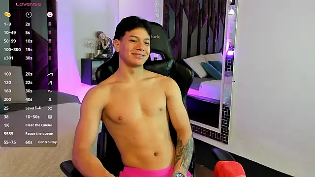 tonypetrovjs (M twink) - flash cock