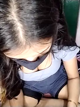 naina-hott - Naina-hott's free webcam