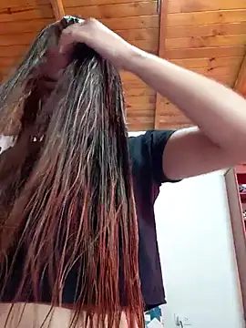 Webcam Model (Iris_love18)  is live.Free join now!