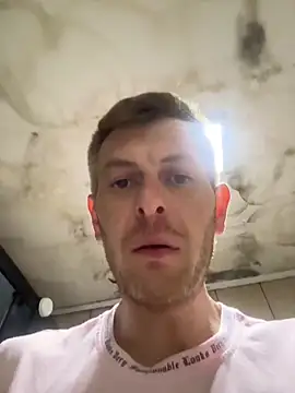 adrian90bi11 - Adrian90bi11's free webcam - UK Sex Cams