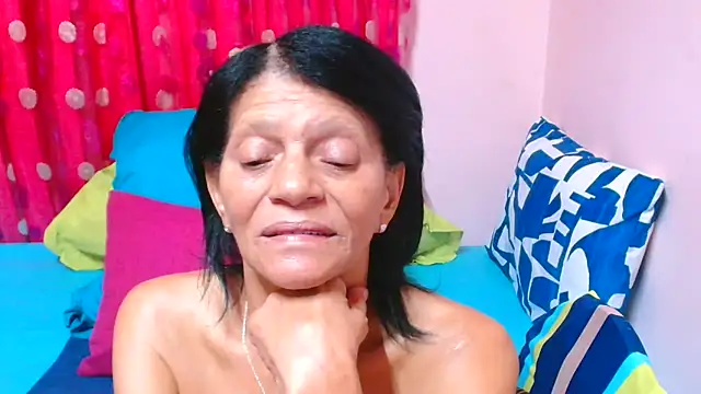 sluttyroxy (Ask my age) - tips appreciated plz Gents