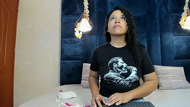 laura_miller1 - Laura_Miller1's free webcam