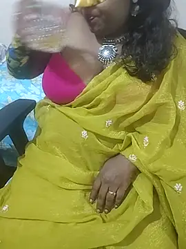 Webcam Model (Lovely_silk)  is live.Free join now!