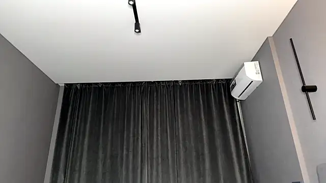 yourselenas - Yourselenas's free webcam