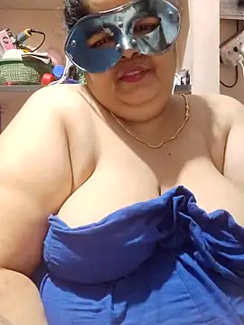 tamilthanushri (F milf) - Boobs flash