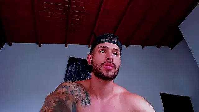 santos_ramirez1 (M young) - kiss and spit biceps