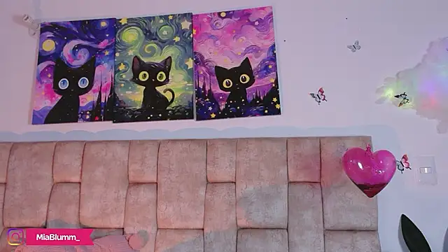 miiablumm_ (F young) - Spank Ass