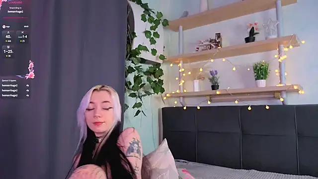 tristaroht (F young) - Spank my boobs a bit