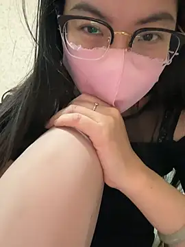美女FerFairy在线直播